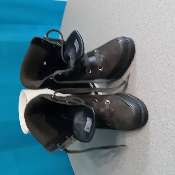 Ugg 👢 - Picture 4 of 8